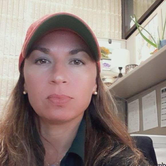 Meet your Posher, Christina - Picture 1 of 1